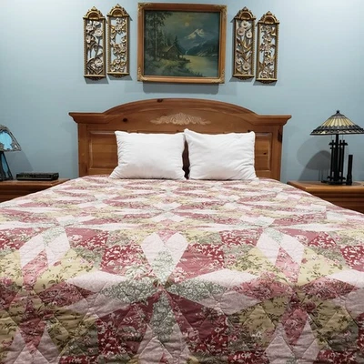 Edredón Mainstays King 100x86 rosa floral retazos cabaña tela reutilizable artesanía Foto 1 de 4