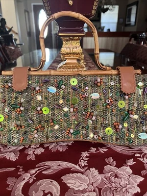 Bolsa de Embreagem Vintage BCBG Maxazria Multicolorida Design Exclusivo com Contas Intrincadas - Imagem 1 de 4