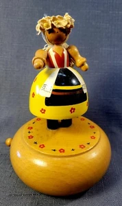 Vintage Mid-Century Schmid German Rotating Country Maid Music Box Made in Japan - Bild 1 von 6