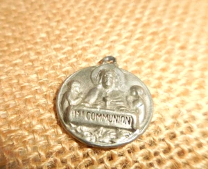 Vintage CREED FIRST COMMUNION PENDANT CHARM Medal - Picture 1 of 8
