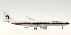 1:400 AeroClassics Malaysia AIRBUS A330-300 Passenger Airplane Diecast Model - Picture 1 of 5
