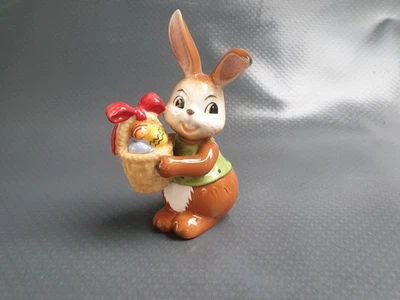 Goebel Osterhase Hase mit buntem Eier-Korb Porzellan glänzend 11,5 cm H - Bild 1 von 4