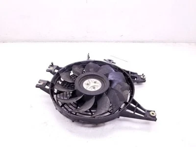 Conjunto de condensador de ventilador de motor de ventilador de radiador para 01-04 SEQUOIA 88453-0C010 Foto 1 de 4