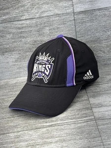 Gorra Sacramento Kings Adidas Oficial NBA Ajustada Elástica OSFA Púrpura Negra - Imagen 1 de 24