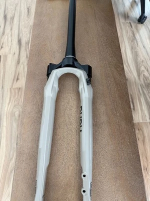 RockShox Rudy XPLR Base Gravel Suspension 700C Fork Tapered 40mm Travel 12x100mm - Image 1 of 4