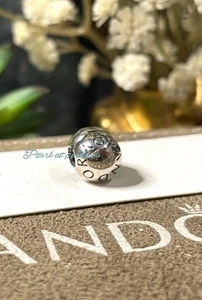Authentischer Pandora Logo Clip Charm in Geschenkbox nicht mehr produziert - Bild 1 von 2