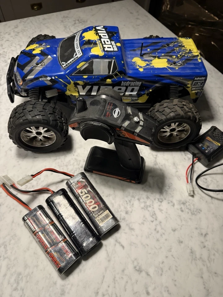 BSD Racing Viper XST 4x4 Remote Control Car And 3 Battery packs - Image 1 of 4