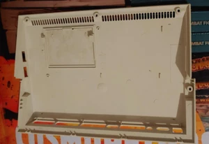 Commodore Amiga 600 case low case guscio inferiore classico 16 bit case 065188 - Foto 1 di 3