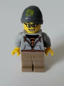 LEGO (8804) Minifig Series-4 Retired & Street Skater - Picture 1 of 2
