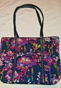 Vera Bradleys KLEINE GETRIMMTE VERA HANDTASCHE mit MIDNIGHT WILDFLOWERS Muster Neu mit Etikett - Bild 1 von 10