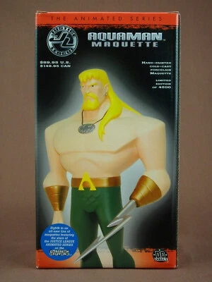 DC DIRECT JUSTICE LEAGUE THE ANIMATED SERIES MAQUETE ESTÁTUA AQUAMAN NA CAIXA - Imagem 1 de 4