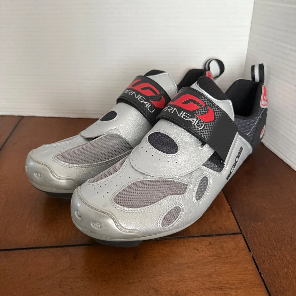 Nuevo con etiquetas Zapatos de Ciclismo Louis Garneau Plateados Negros para Hombres Talla 14 Ergo Air Botines Foto 1 de 4