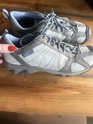 Keen Ambler Hiking Shoes Womens 9 Tan and Blue Suede Trail Waterproof Booties - Image 1 of 4