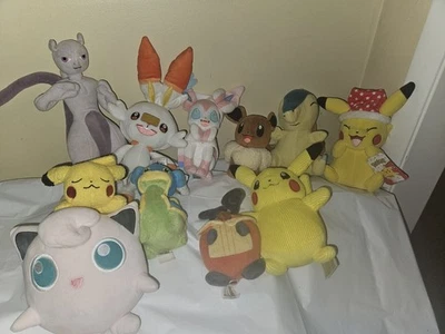 Lote grande de peluches Pokemon animales de peluche anime Pikachu, Sylveon, Kricketot, Eevee Foto 1 de 4