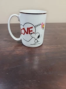 Taza de amor Lenox Snoopy con borde dorado corazones de cacahuetes día de San Valentín Woodstsock - Imagen 1 de 8