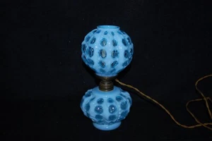 SCHÖNE ELEKTRISCHE MINILAMPE FENTON BLAU OPALISIEREND PERLEN GEPUNKTET 40er JAHRE - Bild 1 von 10