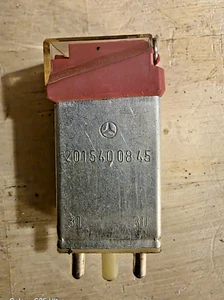 Mercedes R107 W123 W124 W126 W201 Over Voltage Protection OVP Relay 2015400845 - Picture 1 of 5
