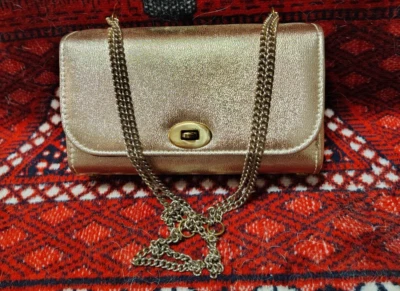 Cartera/bolso de mano vintage de noche dorada de Garay con correa de hombro de cadena. Foto 1 de 4