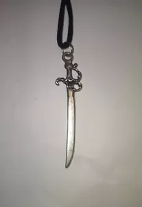 SABER SWORD METAL PENDANT NECKLACE C113 - Picture 1 of 2