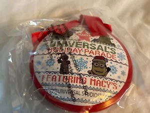 NUOVO Universal Studios Macy's Parade Minions Natale Holiday Shrek ornamento - Foto 1 di 5
