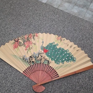 65 x 39" Vintage großer asiatischer Fächer hängend Wanddekor handbemalt Pfau - Bild 1 von 8