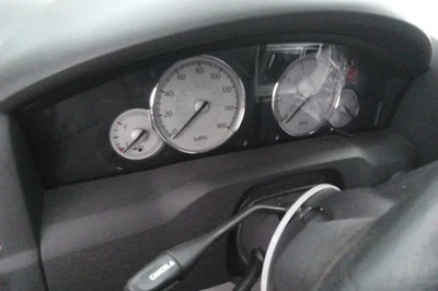 2007 300 OE medidor de velocidade cluster 93K milhas Chrysler - Imagem 1 de 4