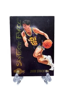 1994-95 Skybox Premium John Stockton SkyTech Force #SF29 Jazz - Foto 1 di 4