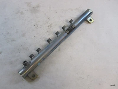 Genuine Bosch F00RL00591 Fuel Injection Fuel Rail 12620532 Right Passenger Side - Image 1 of 4