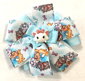 Beautiful White Cat Clay inspired hair bow for girls. - Picture 1 of 2