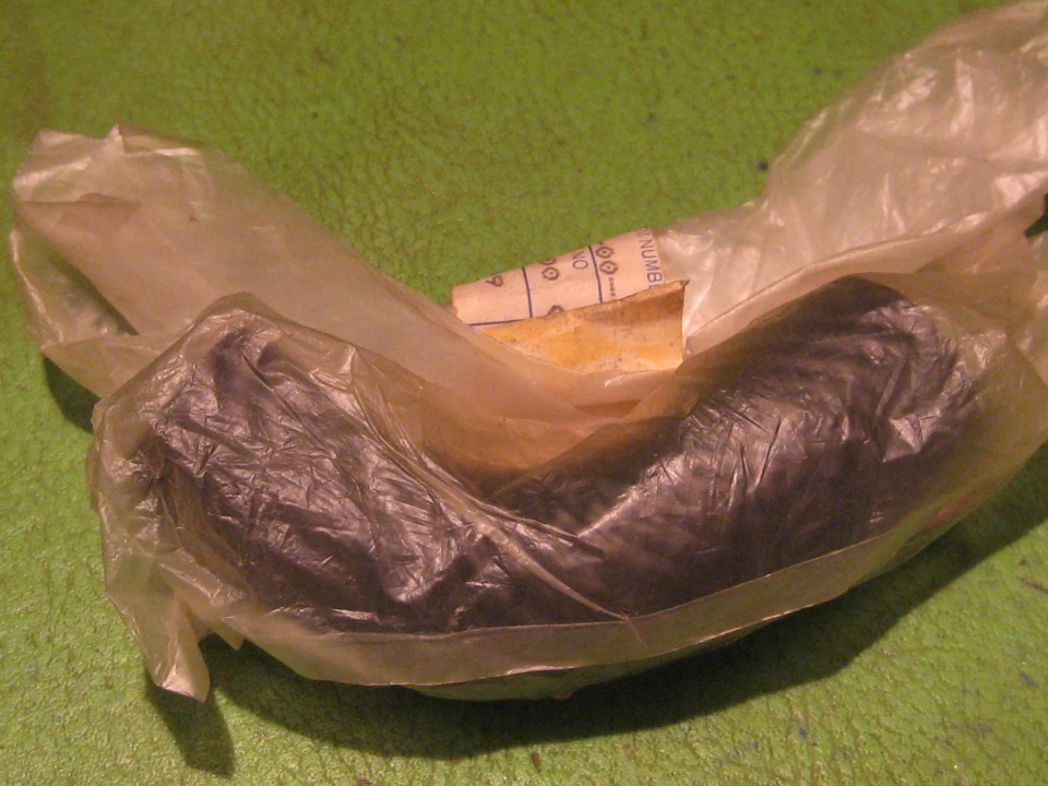 YAMAHA YZ250 1983-85 LOWER LEFT RADIATOR HOSE # 6 OEM # 39X-12476-00 - Изображение 1 из 1