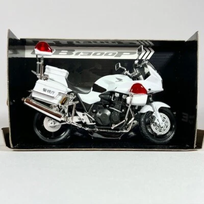 Motocicleta diecast Aoshima Honda CB1300P Policía Metropolitana de Tokio escala 1/12 Foto 1 de 4