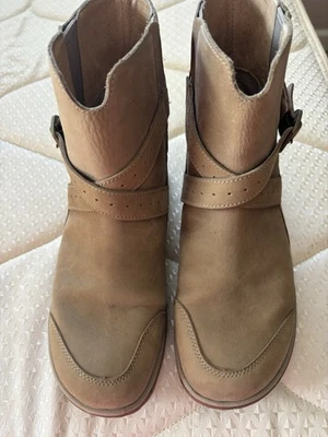 Chaco Women's Tan Brown Leather Calf High Size 7 Boots Pull On New Never Worn - Image 1 of 4