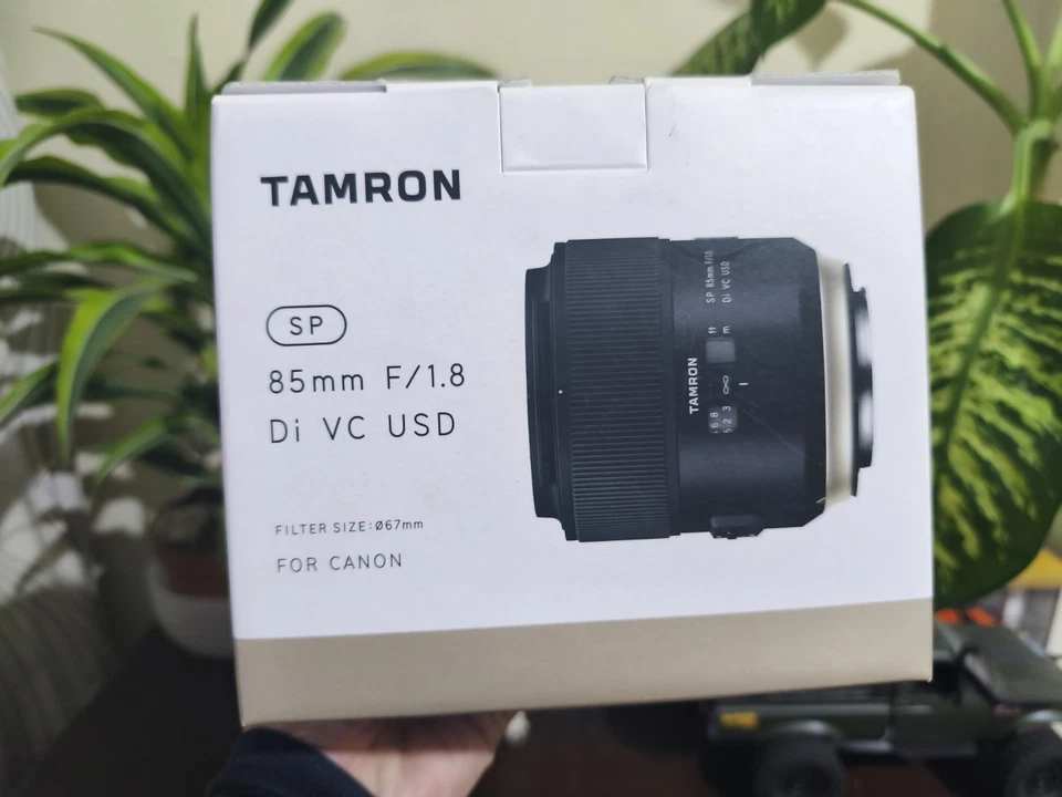 Tamron 85mm F1.8 SP Di VC USD Lens for Canon EF Very Good Condition - Image 1 of 4