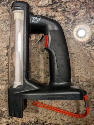 Luz de trabajo inalámbrica Craftsman 19.2V EX con gancho 315.114071 solo herramienta, probada.  Foto 1 de 4