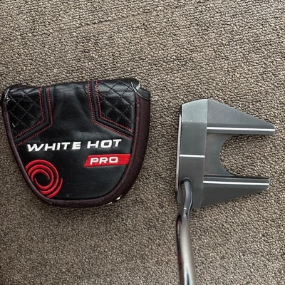 Odyssey White Hot Pro 7 putter 34" con copricapo bianco impugnatura calda usato - Immagine 1 di 4