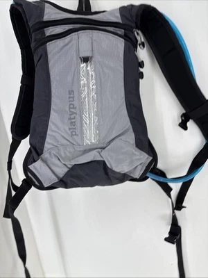 Paquete de hidratación de ornitorrinco gris con vejiga Foto 1 de 2