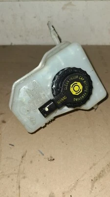 2009-2012 BMW 328I - Brake Fluid Reservoir / TANK 6764117 - Image 1 of 4