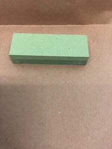 Formstein 4 1/2 Zoll x 2 Zoll x 1 Zoll mittelfeine Körnung Stein - Bild 1 von 3