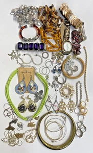 Gemischte Halskette Ohrringe Armbänder Ringe Schmuck Konvolut Verschleiß Reparatur Basteln Fundstücke - Bild 1 von 11
