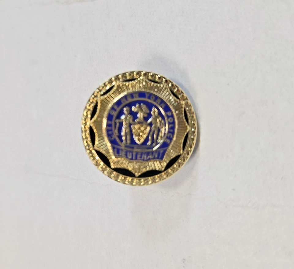New York City Police Department -  Lieutenant on Black Onyx  Lapel Pin - Image 1 of 1