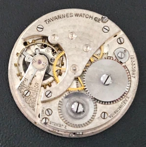 TAVANNES 40mm 7J 3ADJ SWISS WATCH MOVEMENT (BALANCE RUNS WITH ROTATION) LOT.124 - Picture 1 of 2