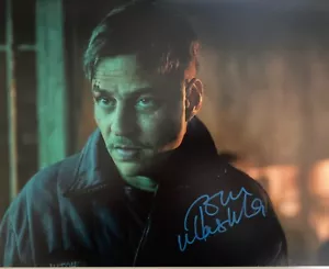 Foto Autógrafo 11x14 Stranger Things Tom Wlaschiha Enzo - GENUINO Firmado - Imagen 1 de 2
