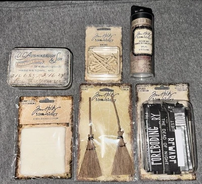 Tim Holtz Idea-ología Halloween Lote Momia Tela Escoba Palos Cementerio Citas TV1 Foto 1 de 4