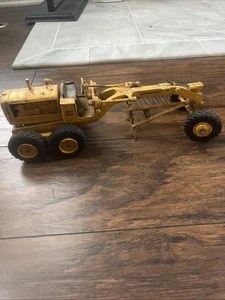 VINTAGE AGCO FARM TOY CATERPILLAR REUHL # 12 ROAD MOTOR GRADER ORIGINAL 1950'S - Picture 1 of 16
