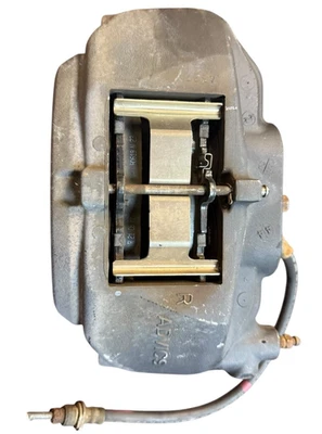 Pastillas de freno del lado del pasajero delantero derecho Lexus IS350 IS300 2014-2020 OEM Foto 1 de 4