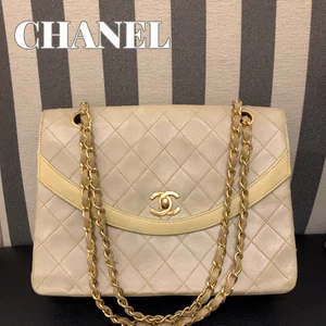 Autentica borsa a tracolla CHANEL in pelle di agnello beige catena oro... - Foto 1 di 9