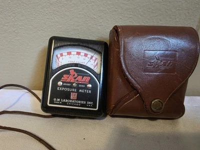 Vintage SKAN Exposure Meter by G-M Laboratories Inc. Chicago USA leather case. - Image 1 of 4