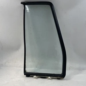 Nissan Pathfinder 1993 diestro cuarto de ventilación trasero ventana vidrio OEM 1987-1995 WD21 - Imagen 1 de 2