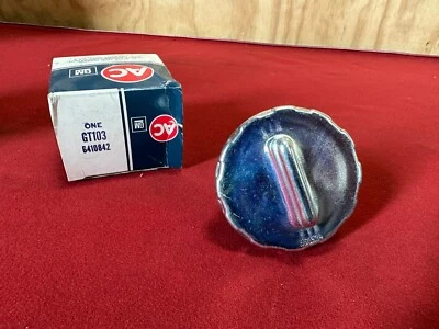 CHEVROLET CORVETTE 1975-1977 TAPA DE GASOLINA 560524 GT103 75-77 NUEVO DE STOCK Foto 1 de 3