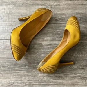 J Crew hochhackige goldfarbene senffarbene Satin-Pumps Italien Größe 7 - Bild 1 von 7